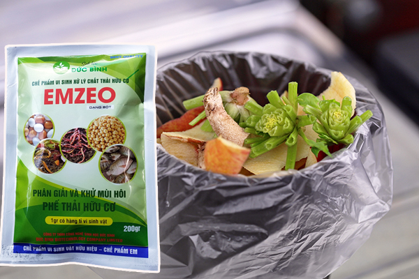 Cách ủ rác thải bếp không mùi, không giòi là sử dụng chế phẩm emzeo kết hợp với nấm trichoderma để ủ.