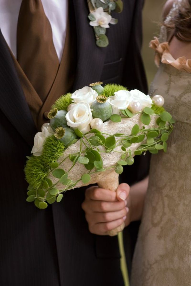 Bó hoa cưới hình quạt đẹp và độc đáo cho cô dâu cá tính