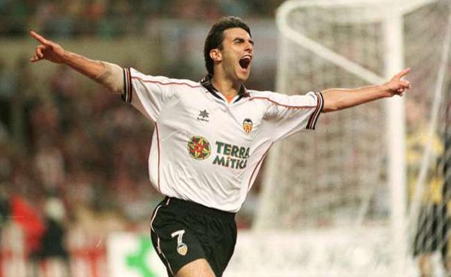 𝗖𝗶𝗯𝗲𝗿𝗰𝗵𝗲 on X: "Hoy cumple 42 años Claudio López, mítico delantero del Valencia CF desde 1996 hasta 2000. Un grande, ¡felicidades! https://t.co/UvoxEV9GNg" / X